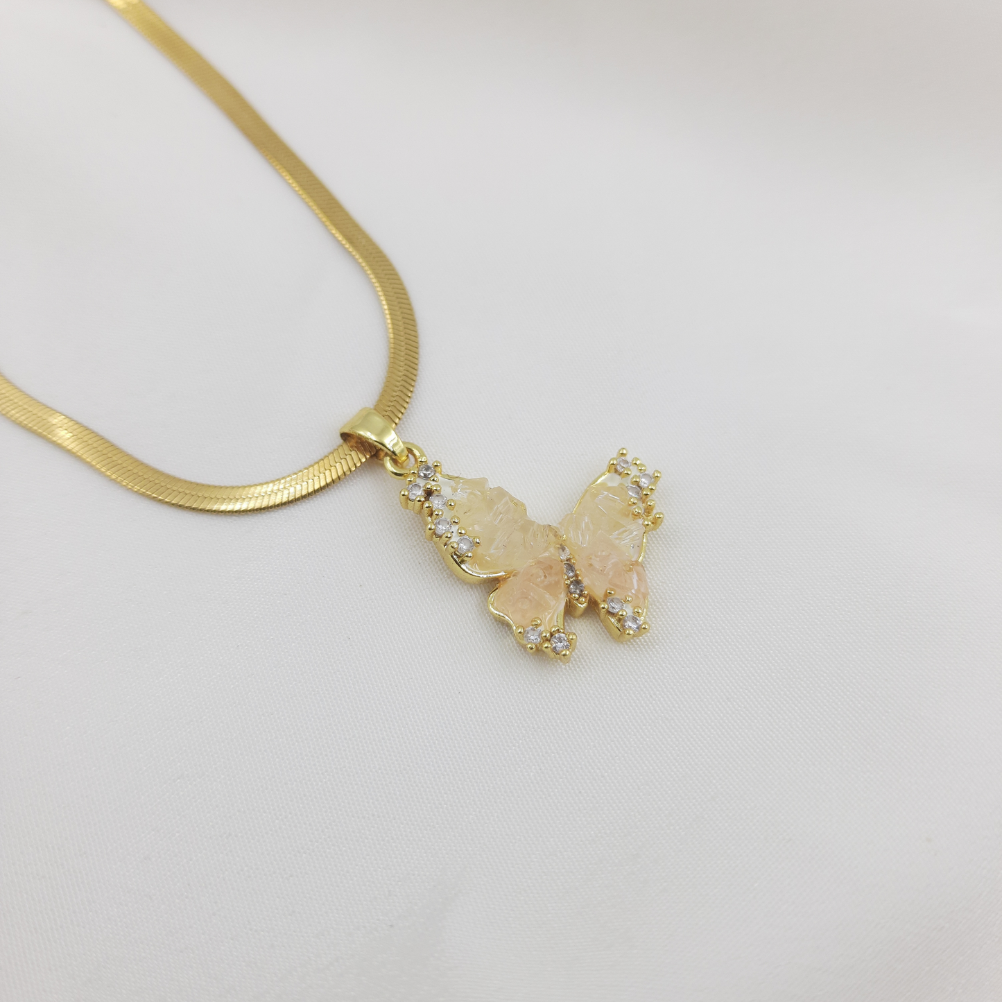 GOLDEN BUTTERFLY NECKLACE