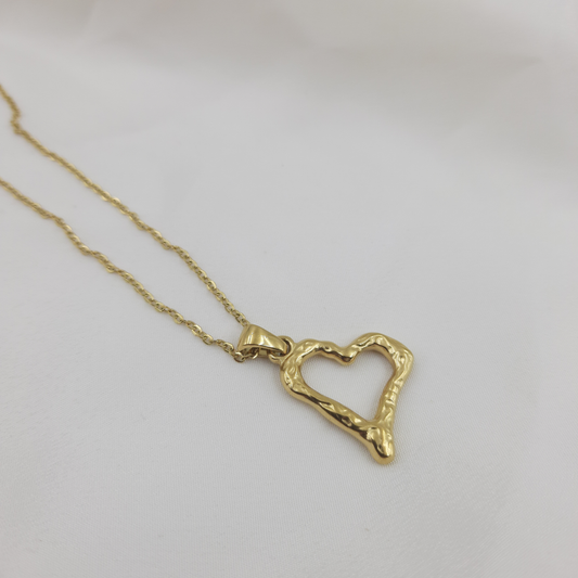 TEXTURED GOLD HEART PENDANT