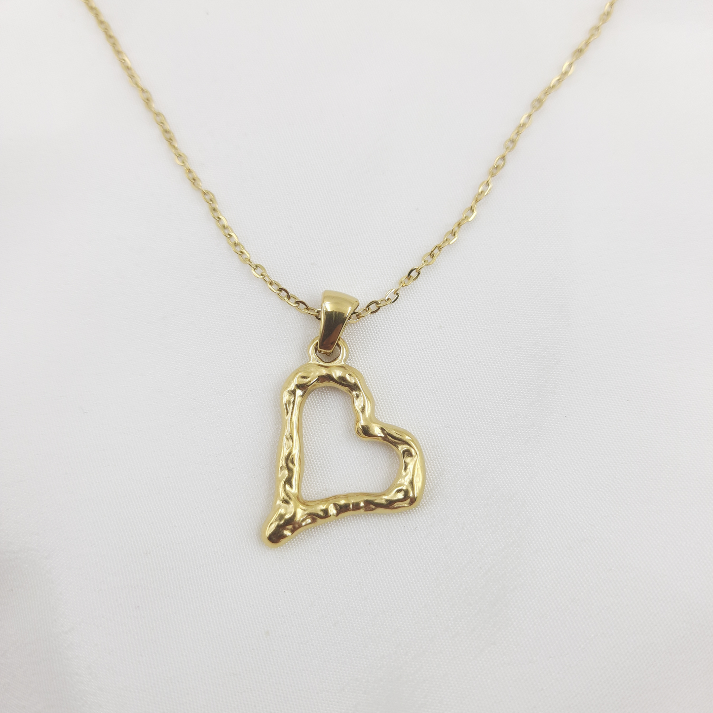 TEXTURED GOLD HEART PENDANT