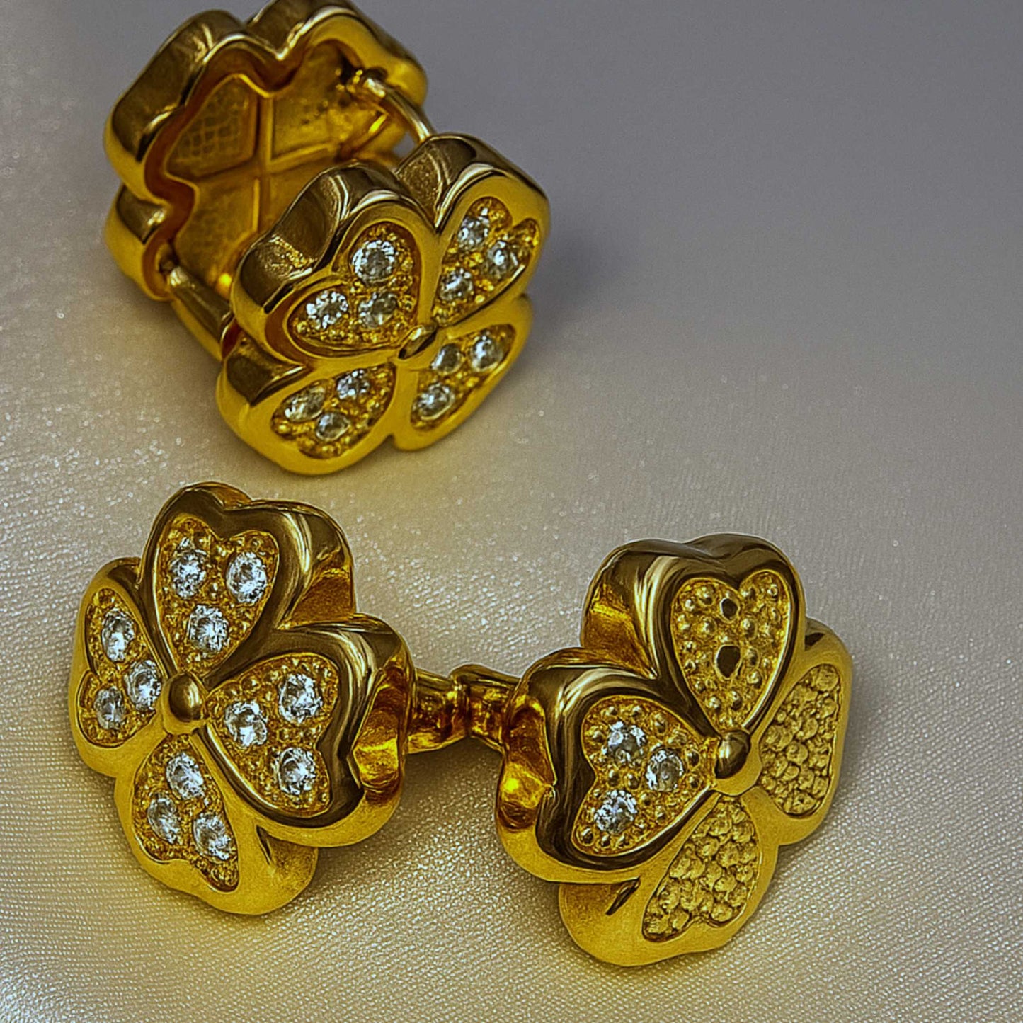 FOUR-LEAF CLOVER EARRING