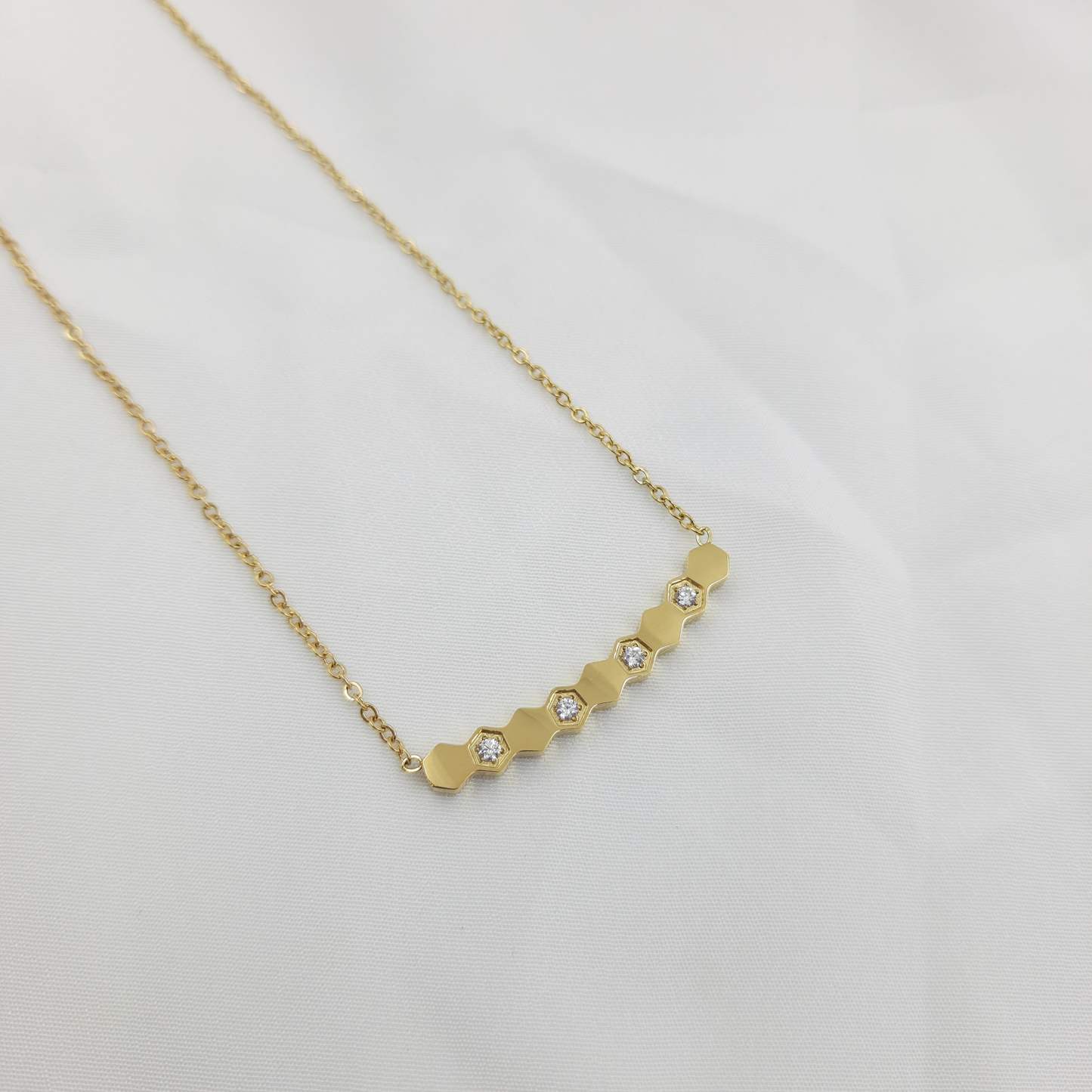 HEXAGON BAR NECKLACE