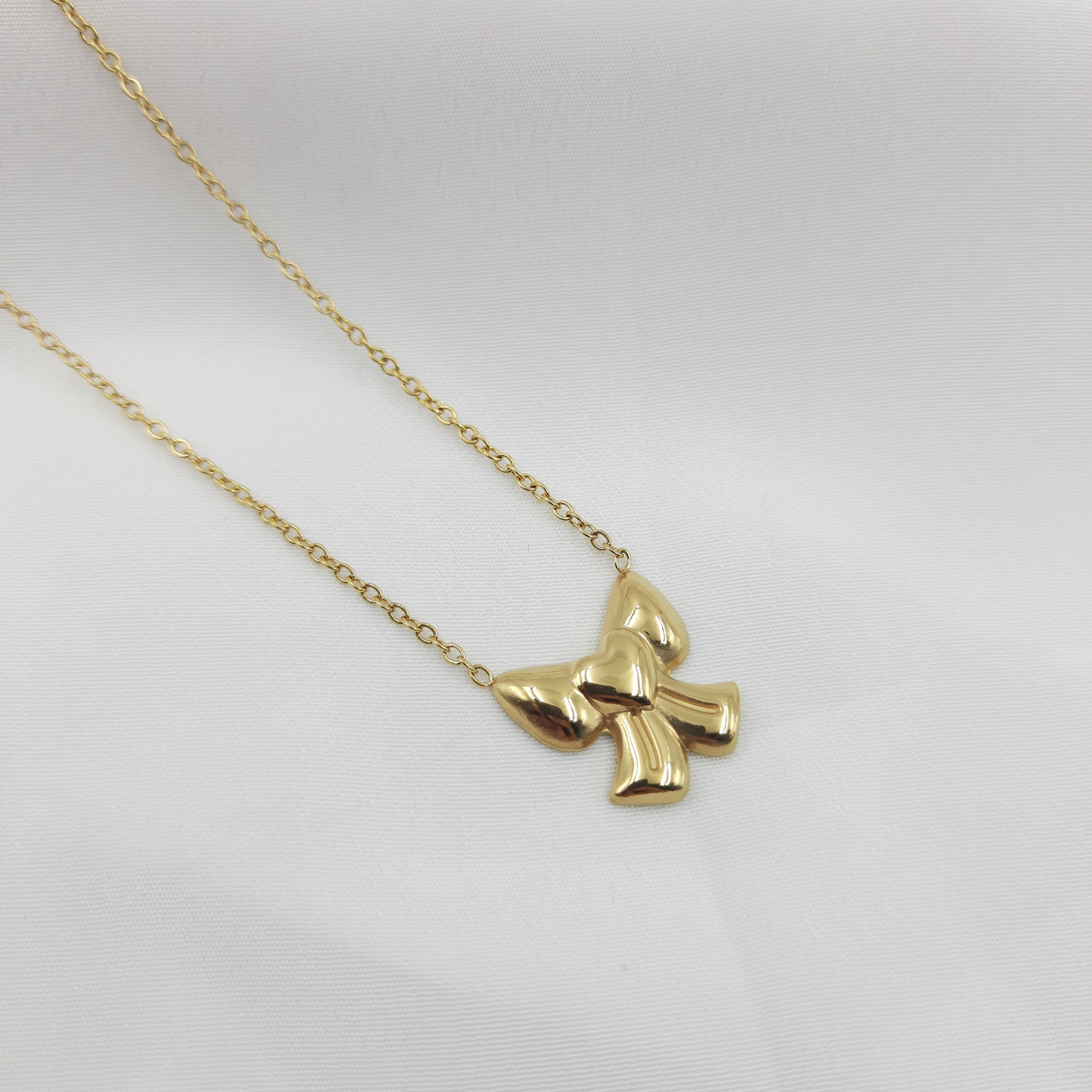 FUNKY BOW NECKLACE