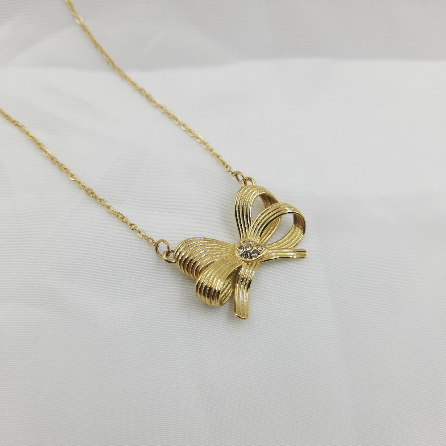 RIBBON BOW PENDANT NECKLACE