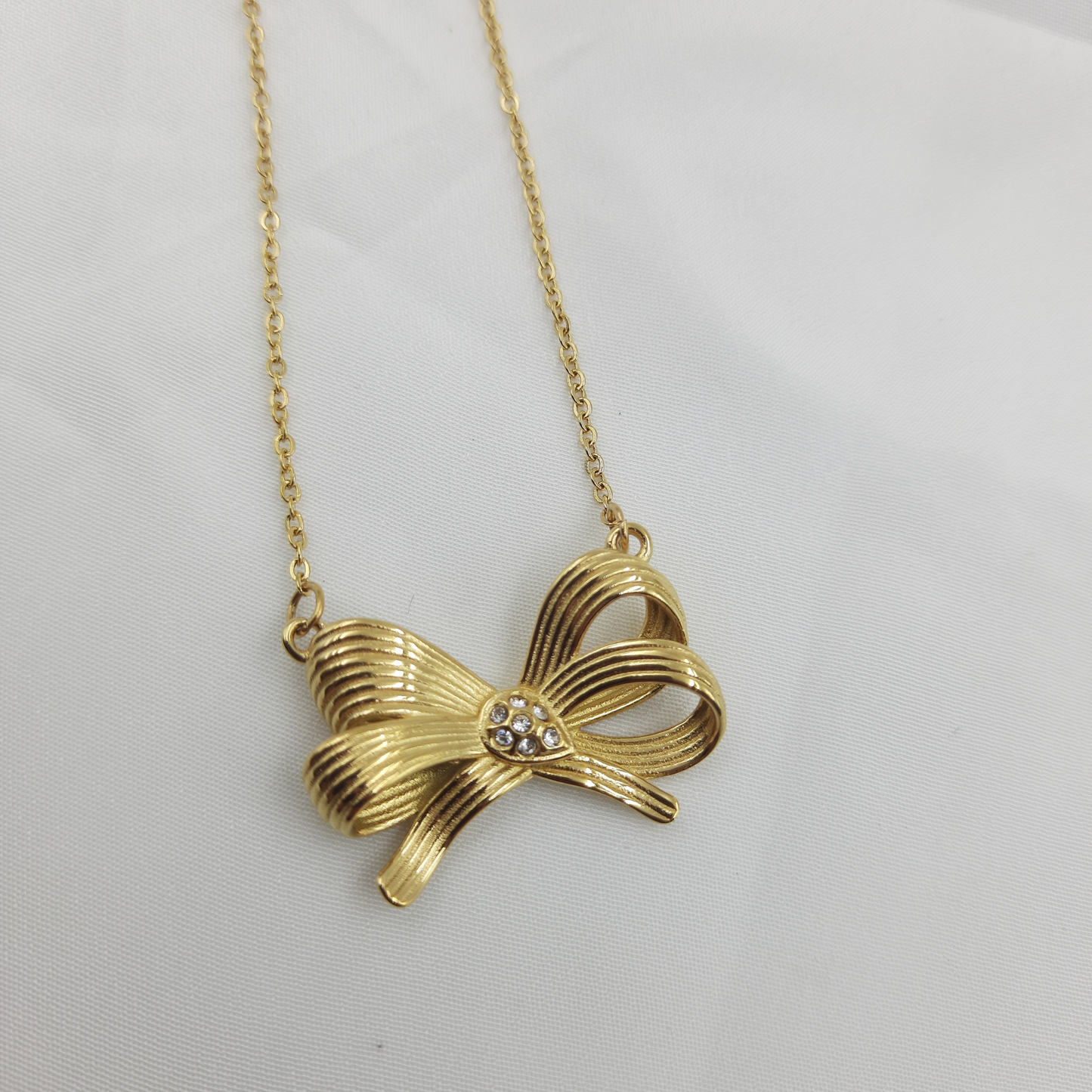 RIBBON BOW PENDANT NECKLACE