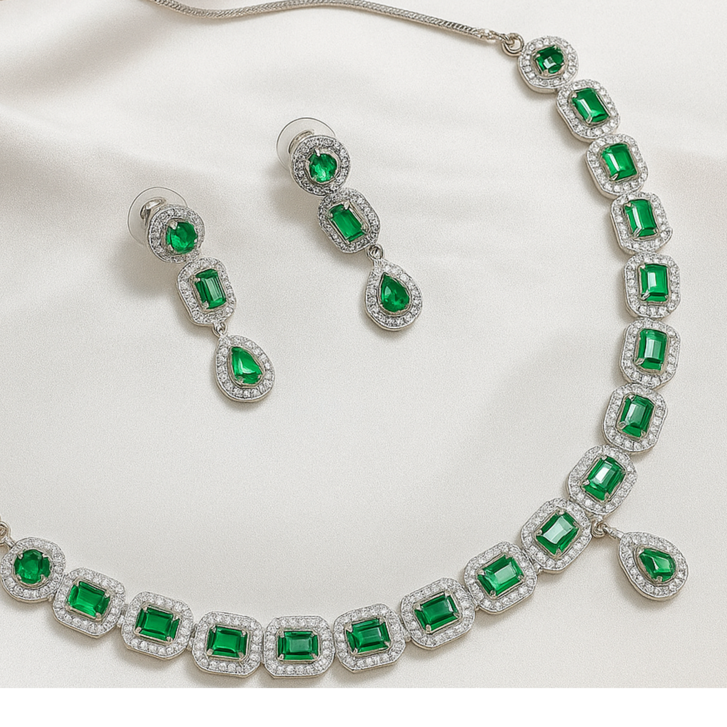 GREEN EMERALD AD DIAMOND NECKLACE SET WITH EARRING