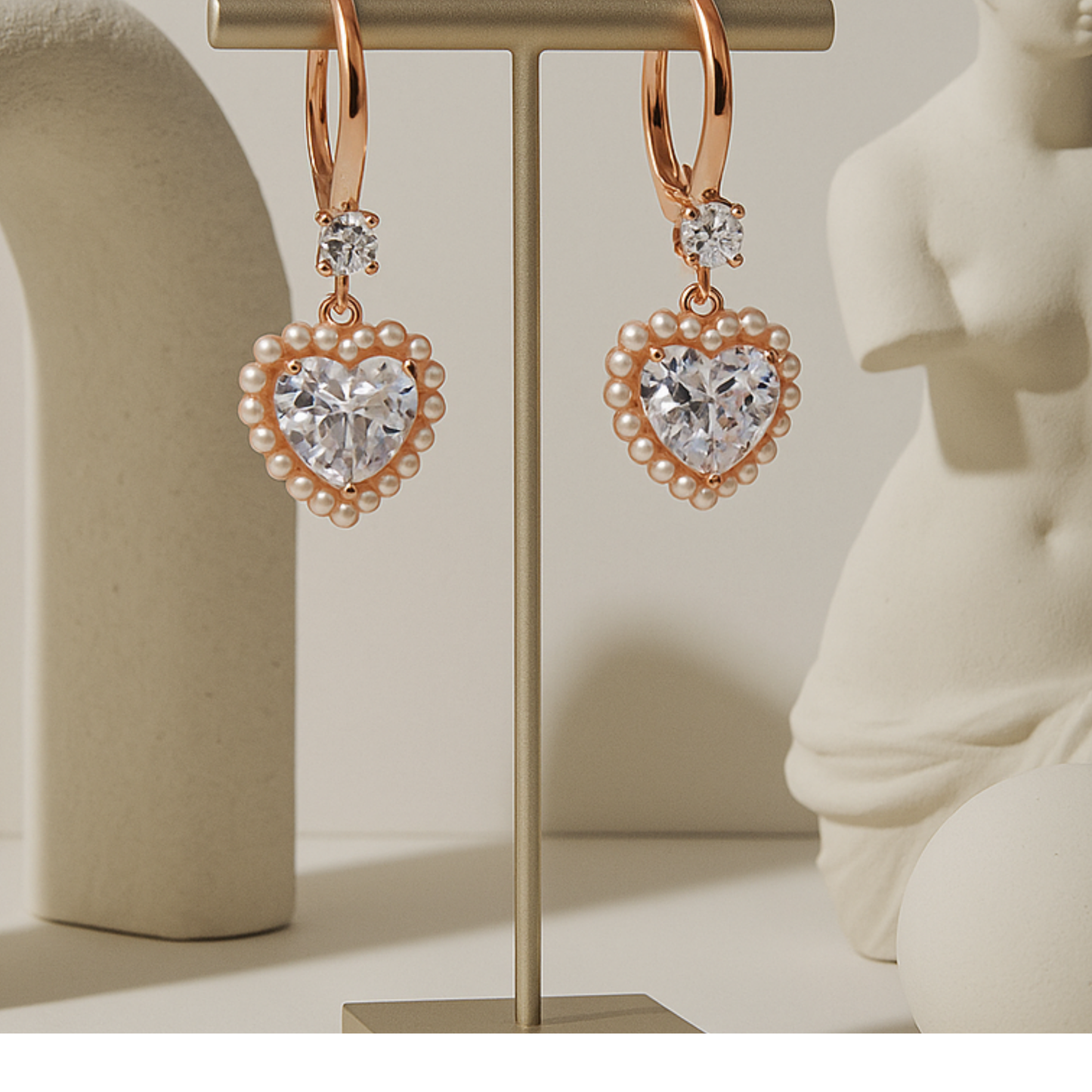ROMANTIC HEART PEARL EARRING
