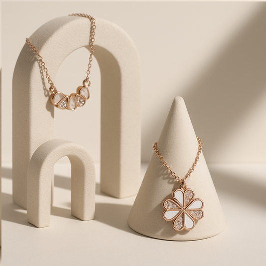 FOUR LEAF FLOWER NECKLACE