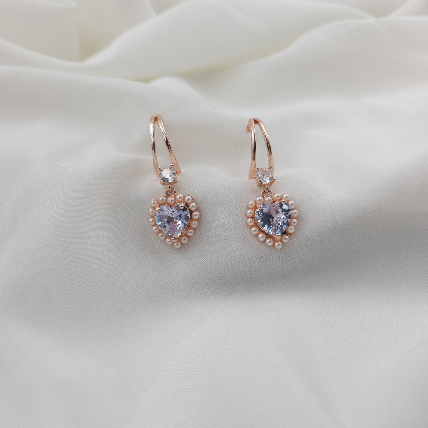 ROMANTIC HEART PEARL EARRING