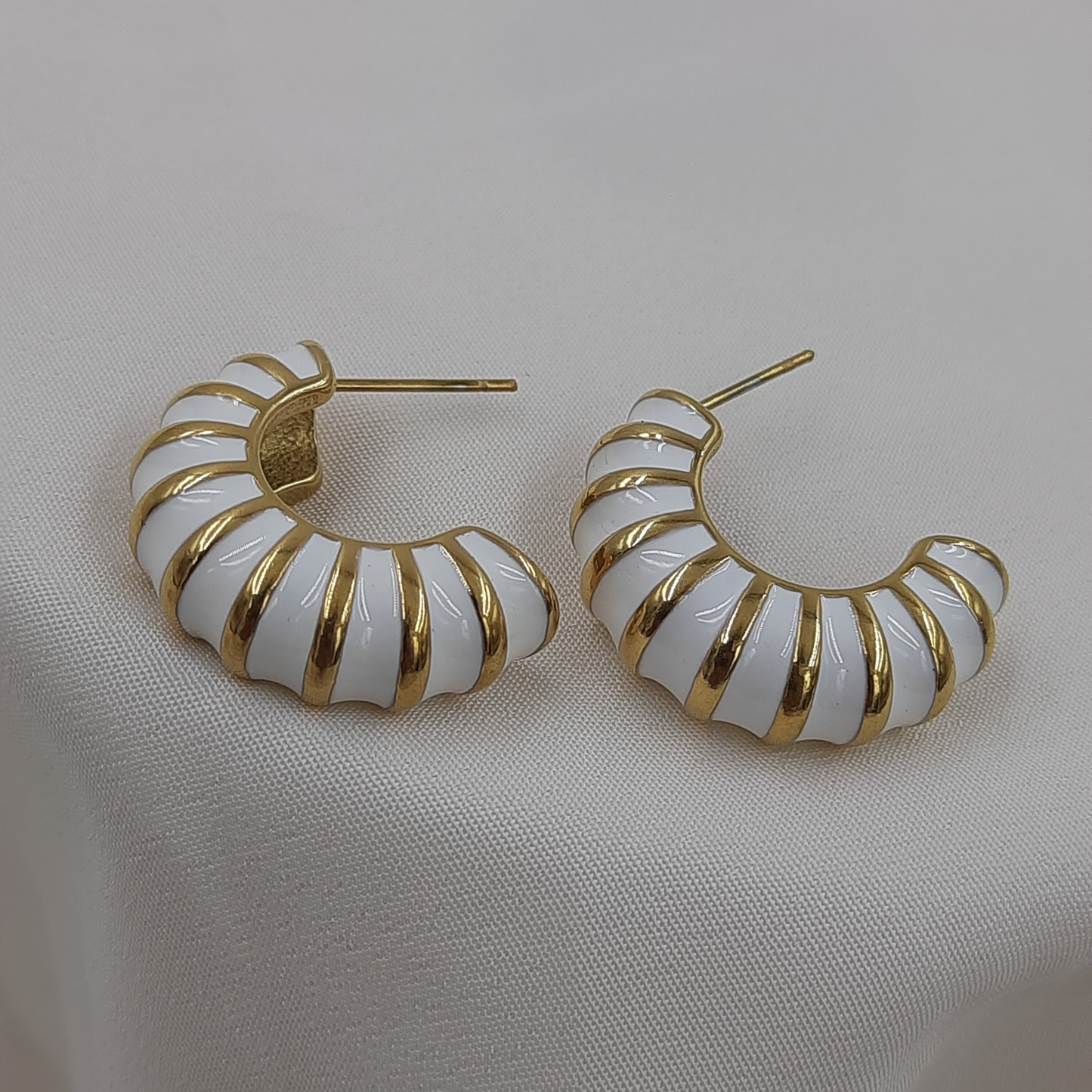 WHITE ENAMEL CHUNKY HOOP EARRING