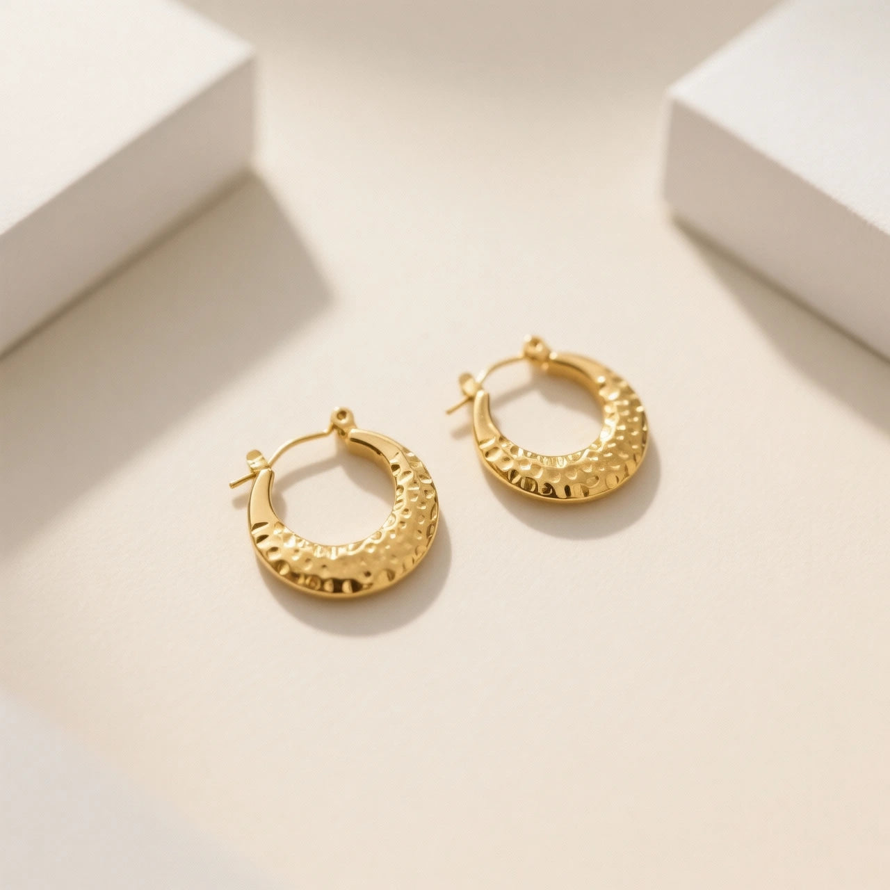 HAMMERED TEXTURED HOOPS