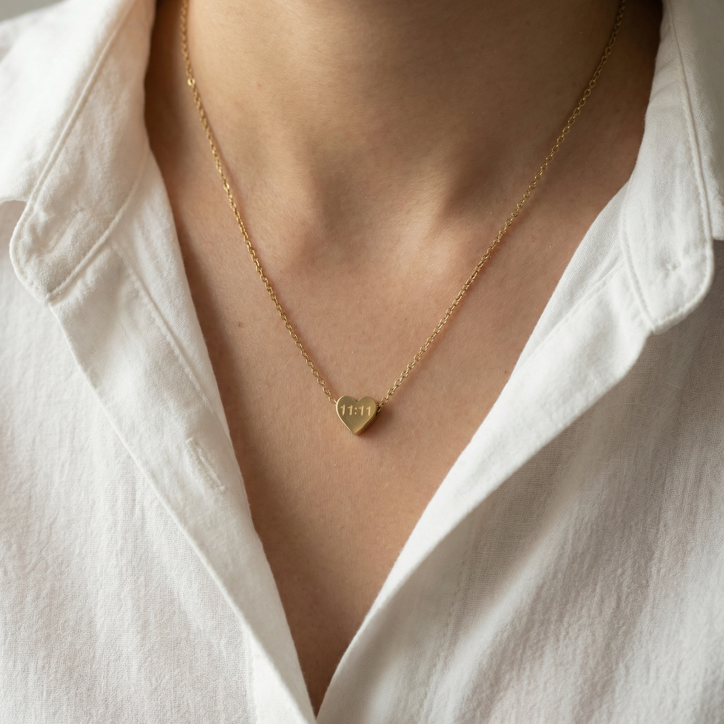 MINIMAL 11:11 HEART PENDANT