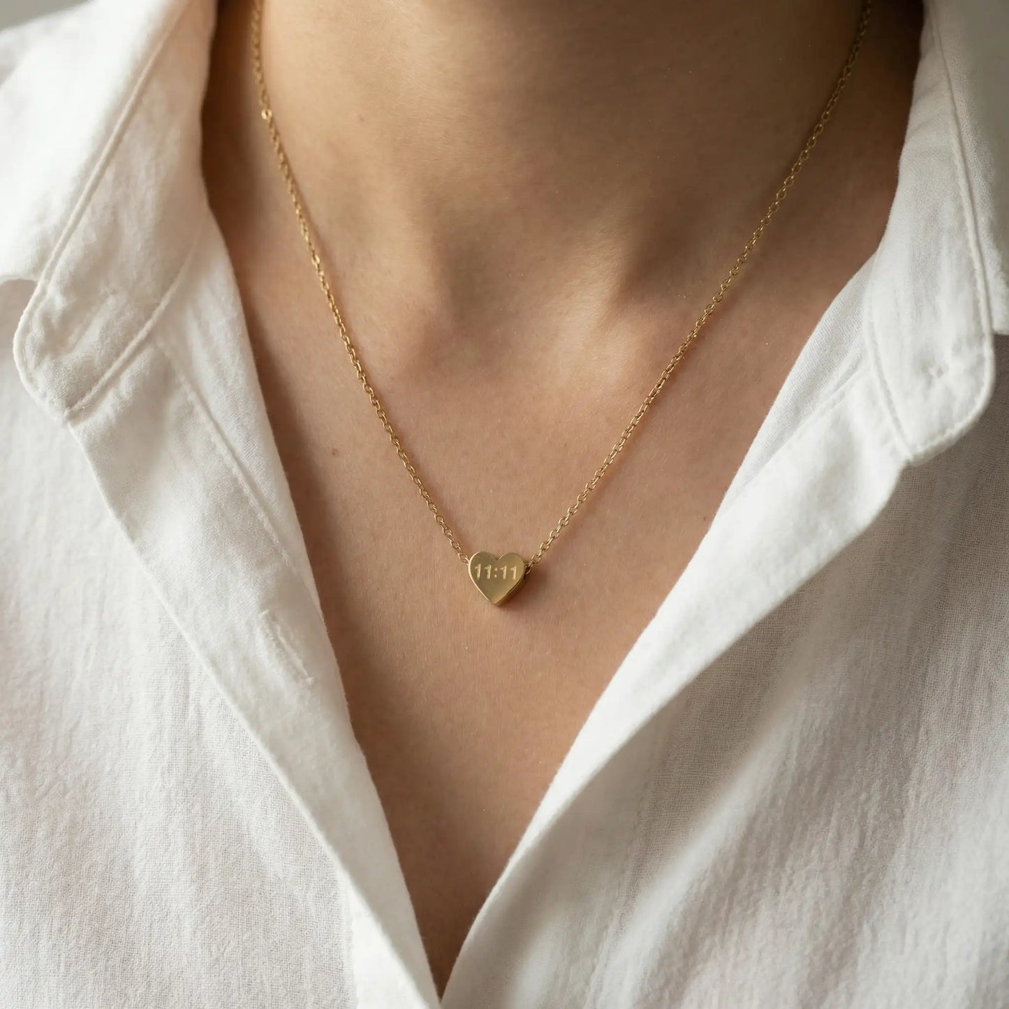 MINIMAL 11:11 HEART PENDANT