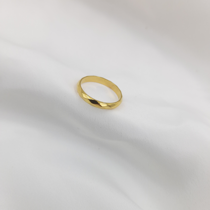 TEXTURED BAND RING