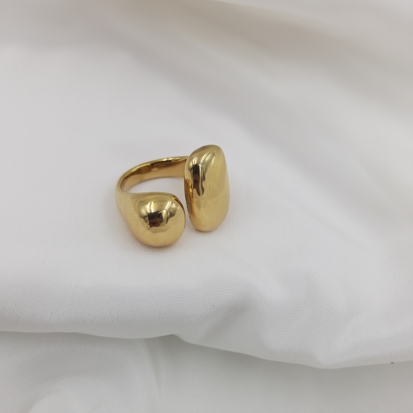 BOLD GOLD-PLATED OPEN RING