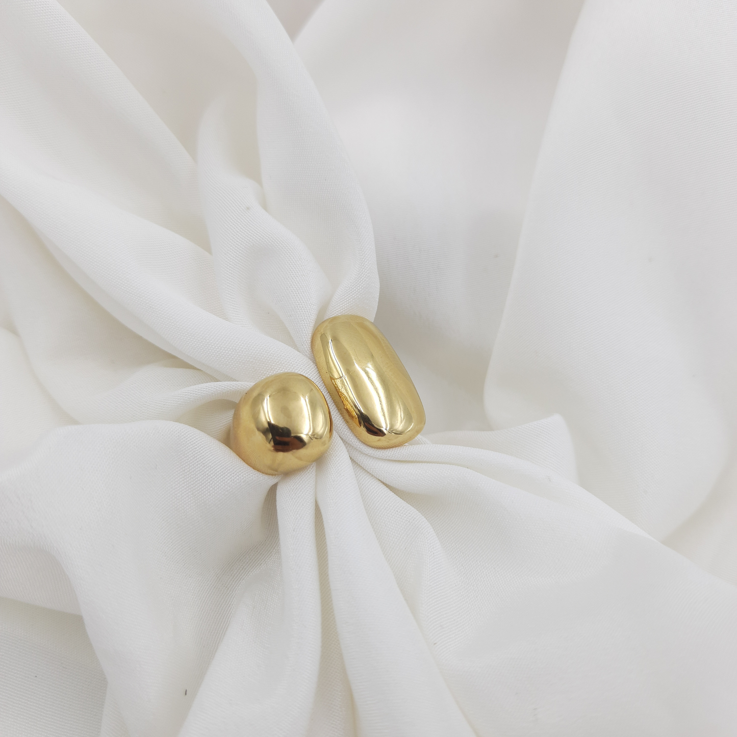 BOLD GOLD-PLATED OPEN RING