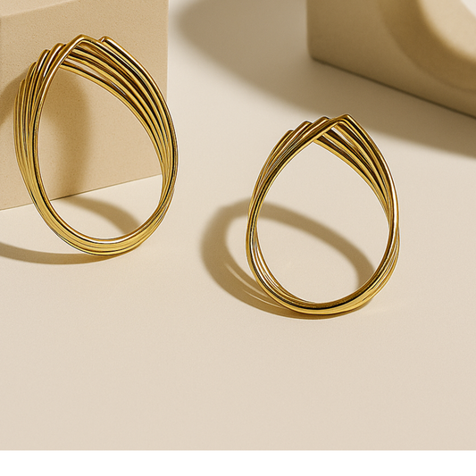 GOLD OVAL HOOP EARRING