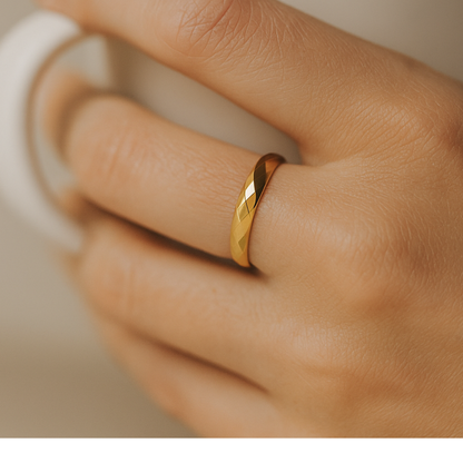 TEXTURED BAND RING