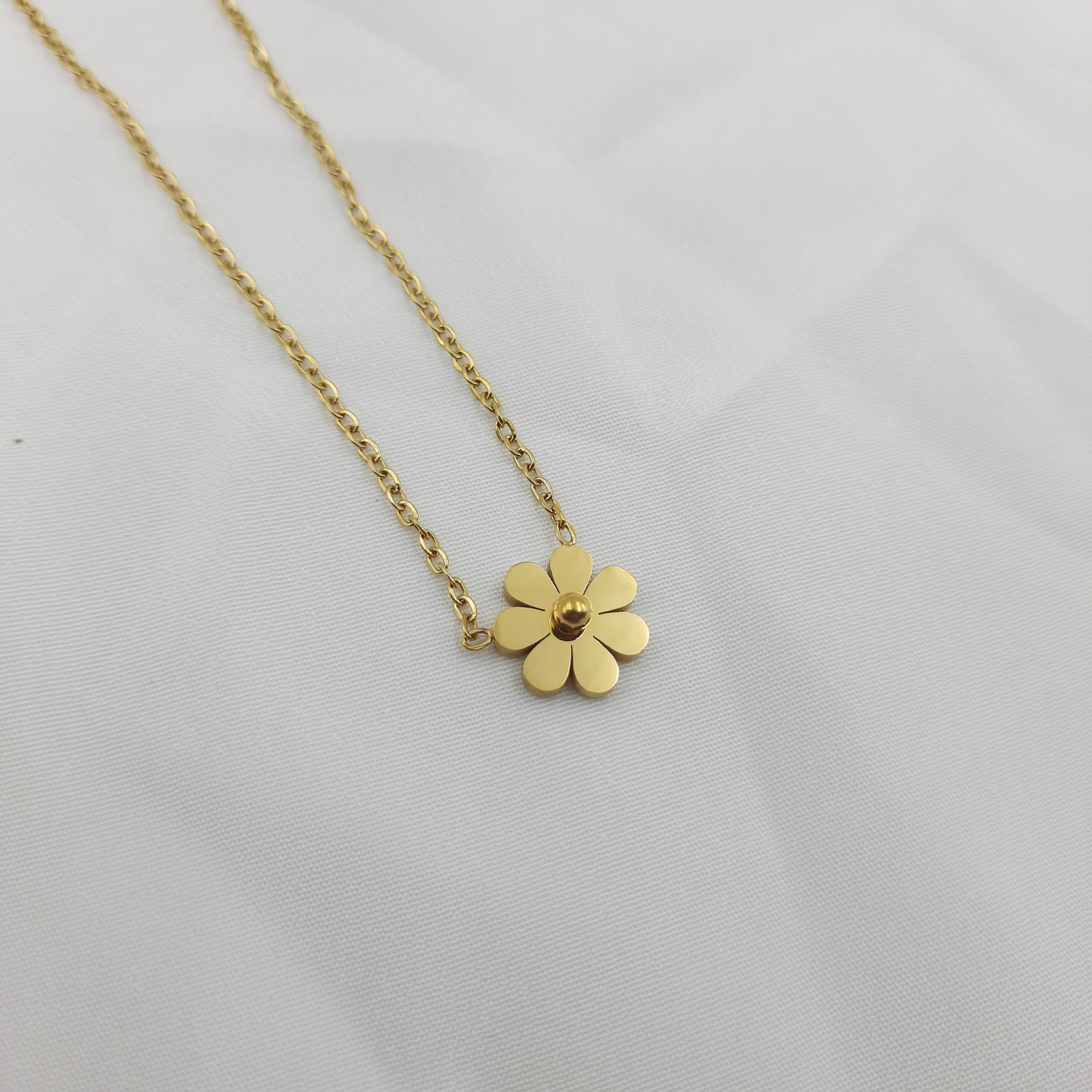 DAISY FLOWER PENDANT