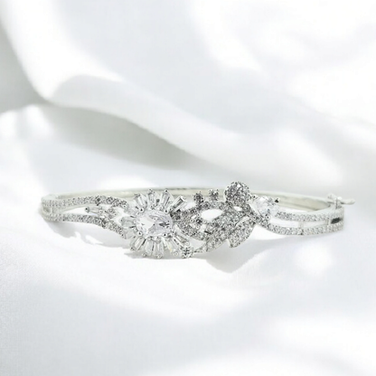 OVAL CUT WHITE STONE AD BRACELET