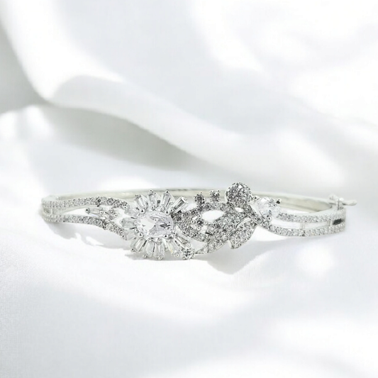 OVAL CUT WHITE STONE AD BRACELET