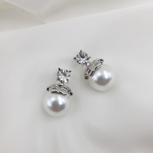 SILVER FINISH PEARL DROP EARRING
