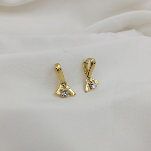 TWIST EARRING WITH ZIRCON ACCENT