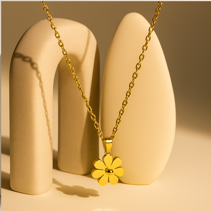DAISY FLOWER PENDANT