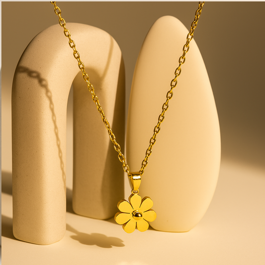 DAISY FLOWER PENDANT