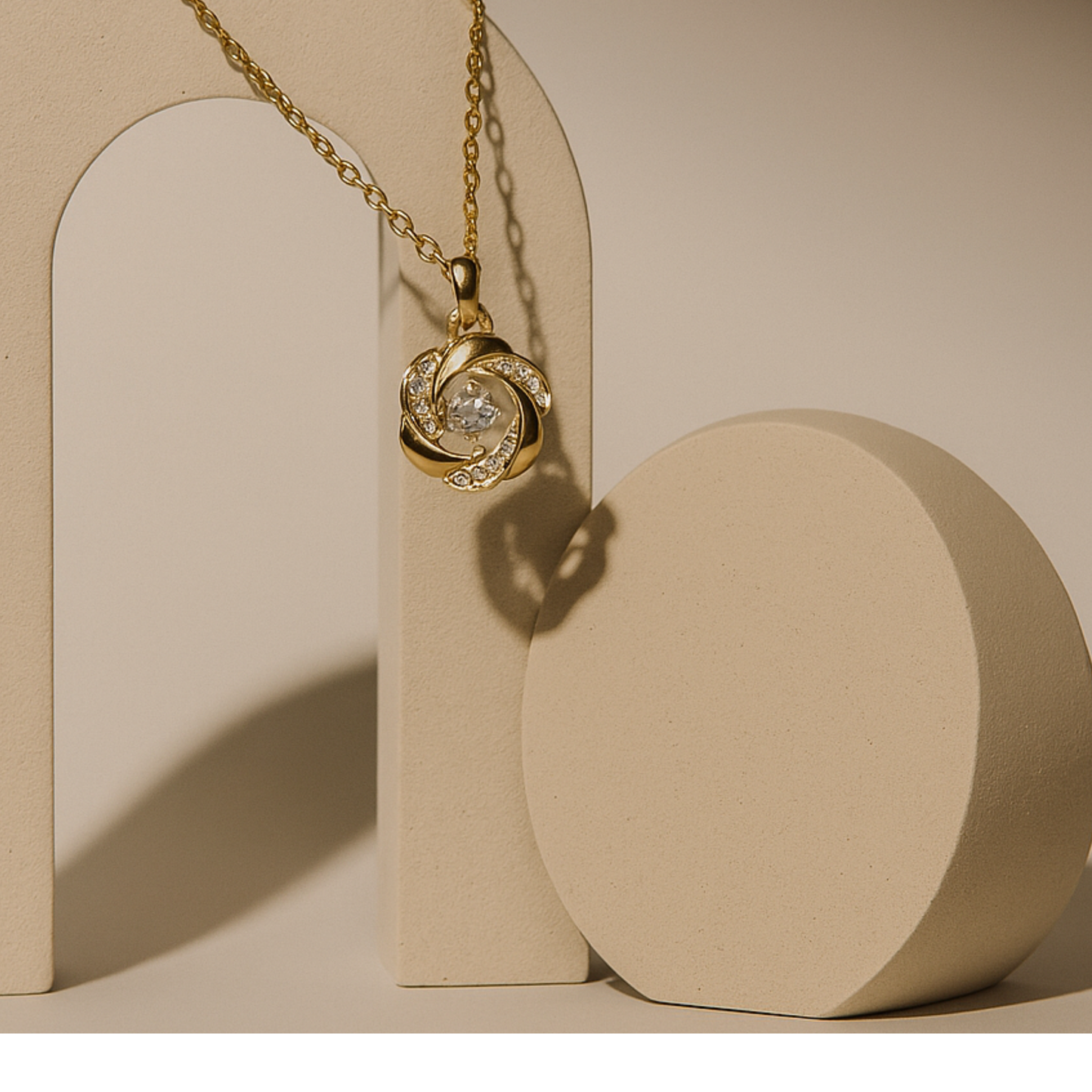 TWISTED FLOWER PENDANT NECKLACE