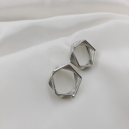 SILVER HEXAGON EARRING