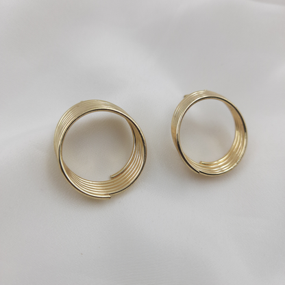 SPIRIAL CIRCLE HOOP EARRING