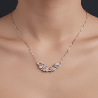 FOUR LEAF FLOWER NECKLACE