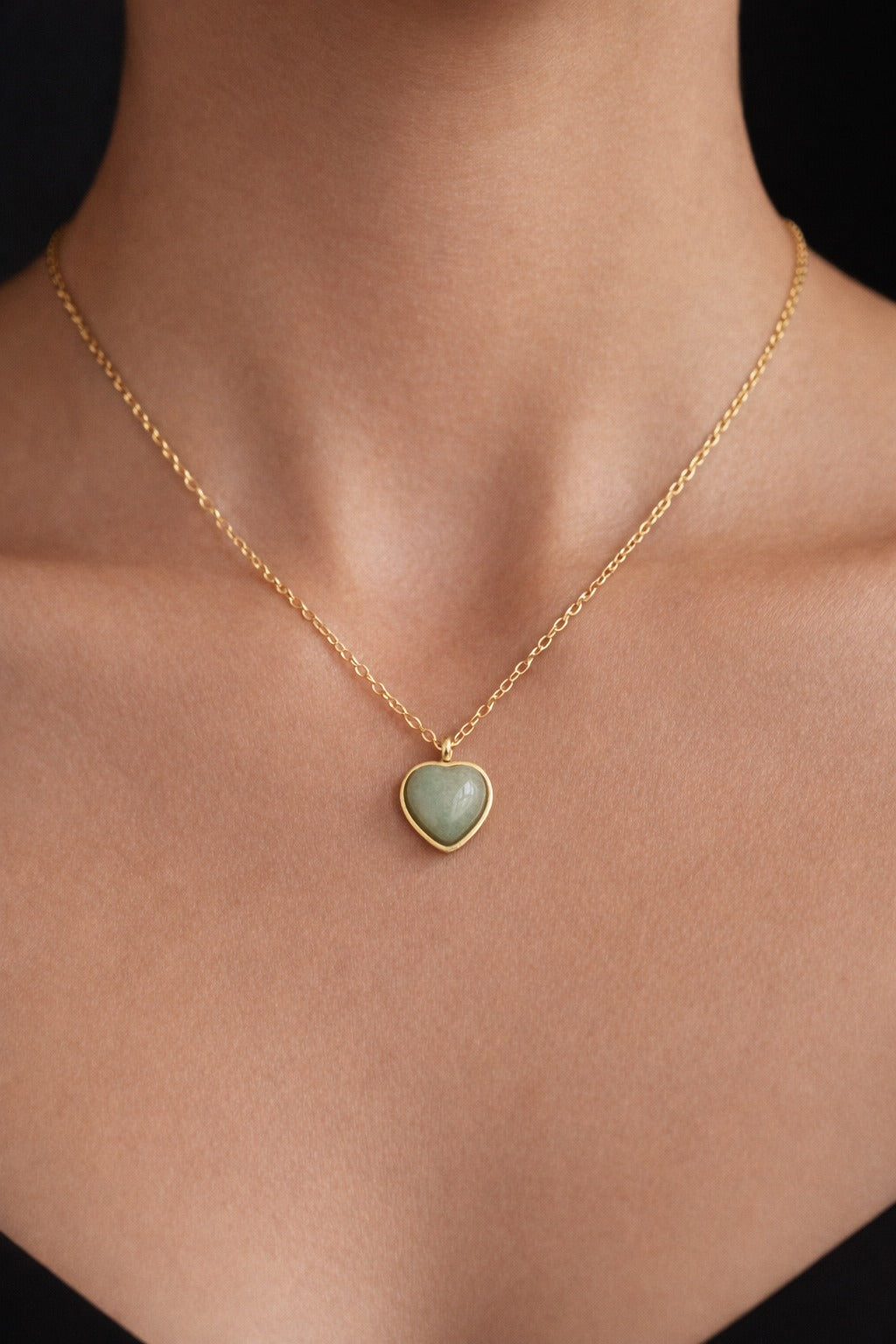 HEART PENDANT NECKLACE WITH GREEN JADE