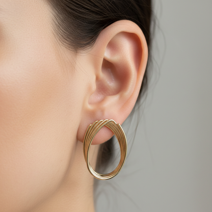 GOLD OVAL HOOP EARRING
