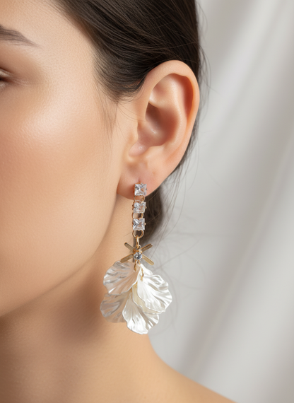 WHITE FLORAL PETAL EARRING