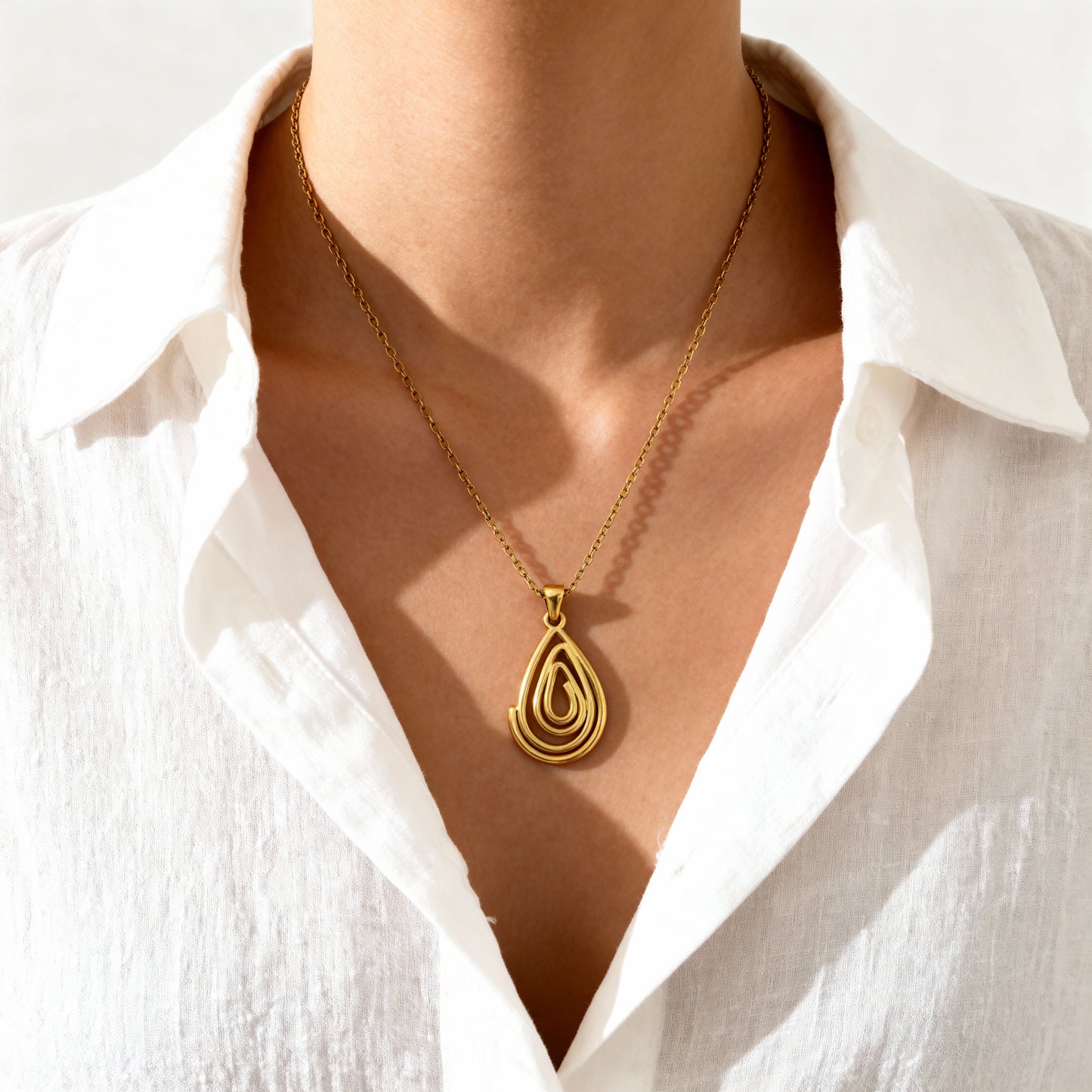 JALEBI TEARDROP NECKLACE