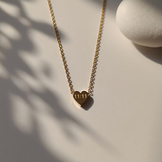 MINIMAL 11:11 HEART PENDANT