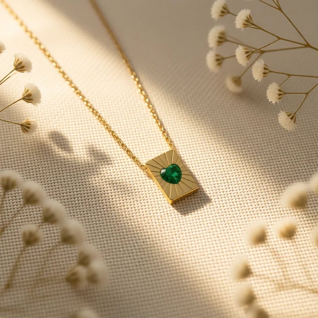 HEART GREEN STONE PENDANT