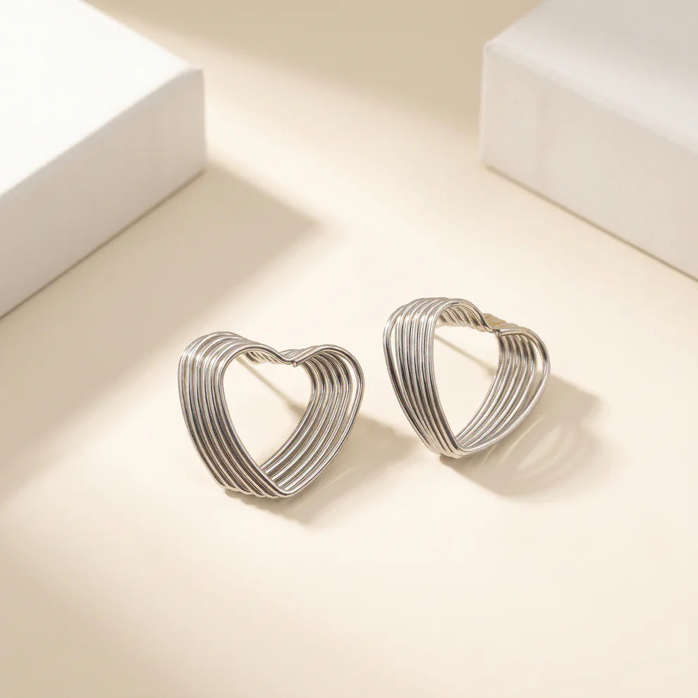 MODERN WIRE HEART HOOP EARRING